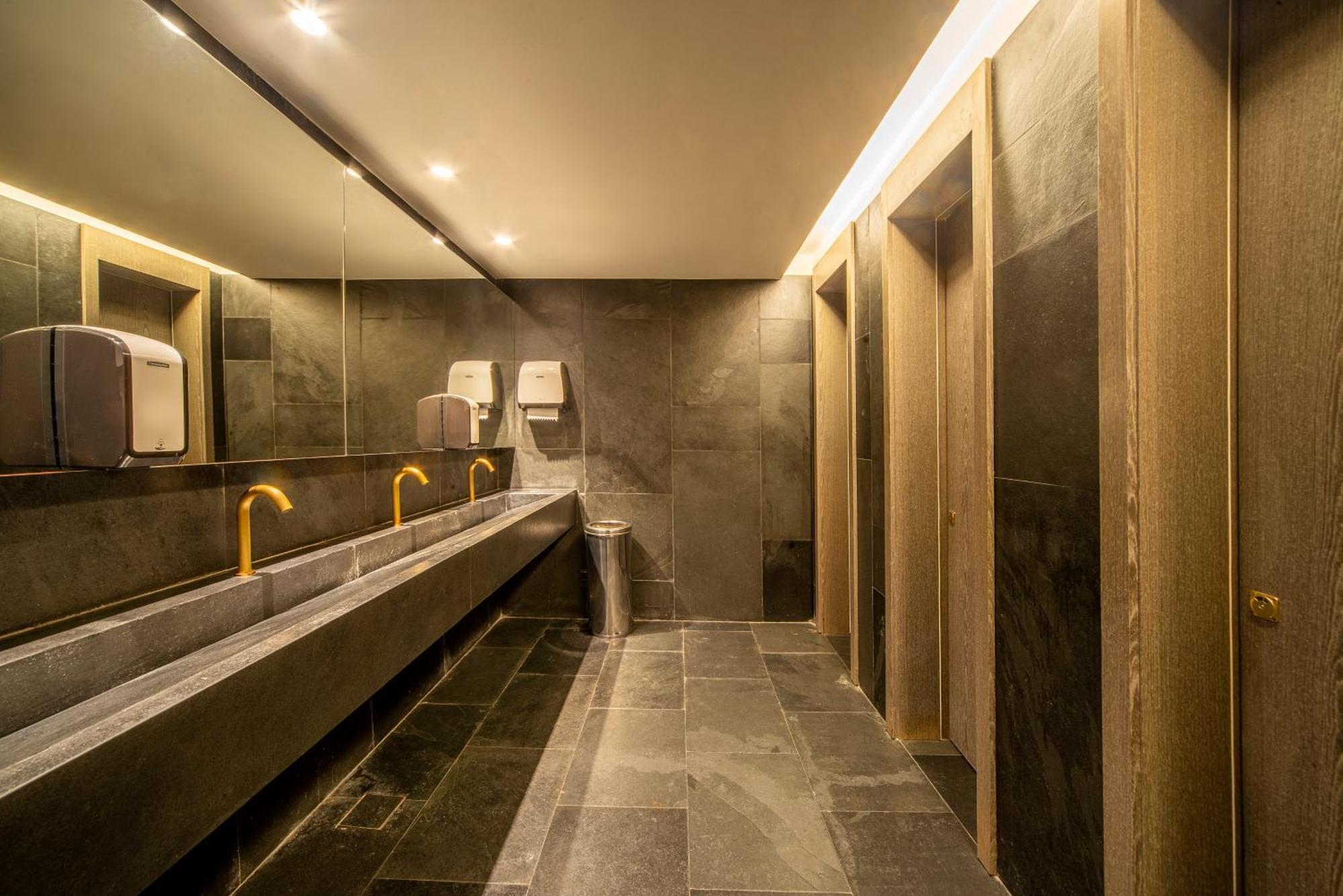 Lifestyle Laghetto Collection Hotell Rio de Janeiro Exteriör bild The bathrooms at the station