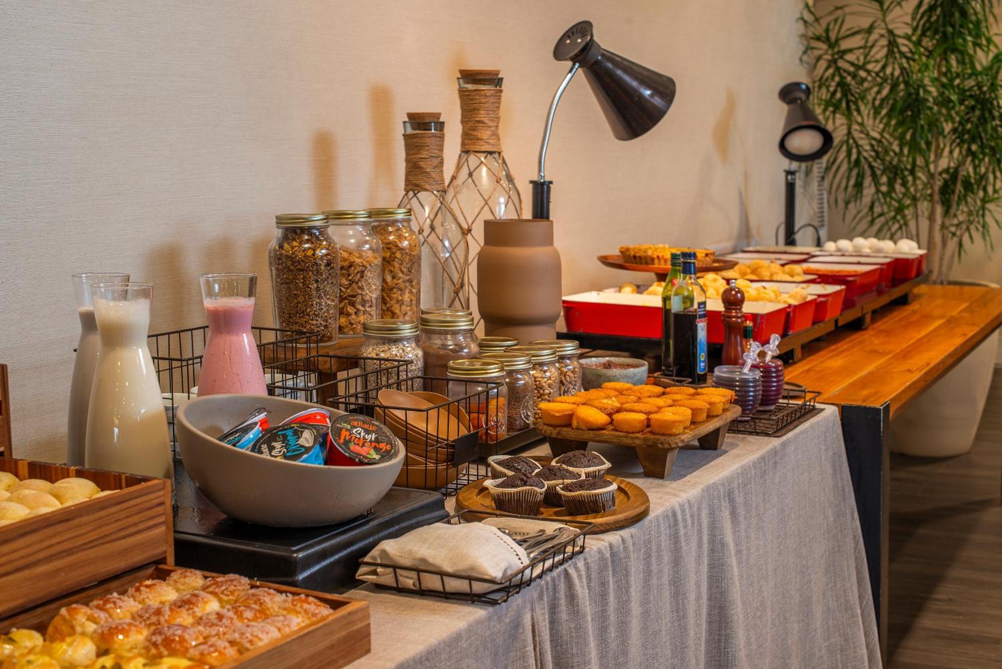 Lifestyle Laghetto Collection Hotell Rio de Janeiro Exteriör bild A breakfast buffet