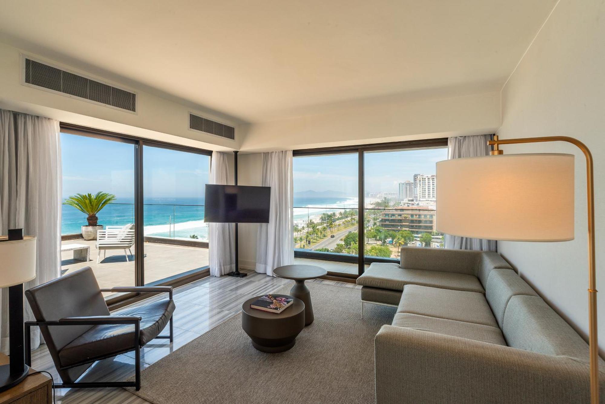Lifestyle Laghetto Collection Hotell Rio de Janeiro Exteriör bild A living room at the Hilton San Diego Bayfront